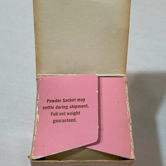 VTG Avon Milk Glass Powder in Original Box - Full - MOONWIND - Picture 3 of 12